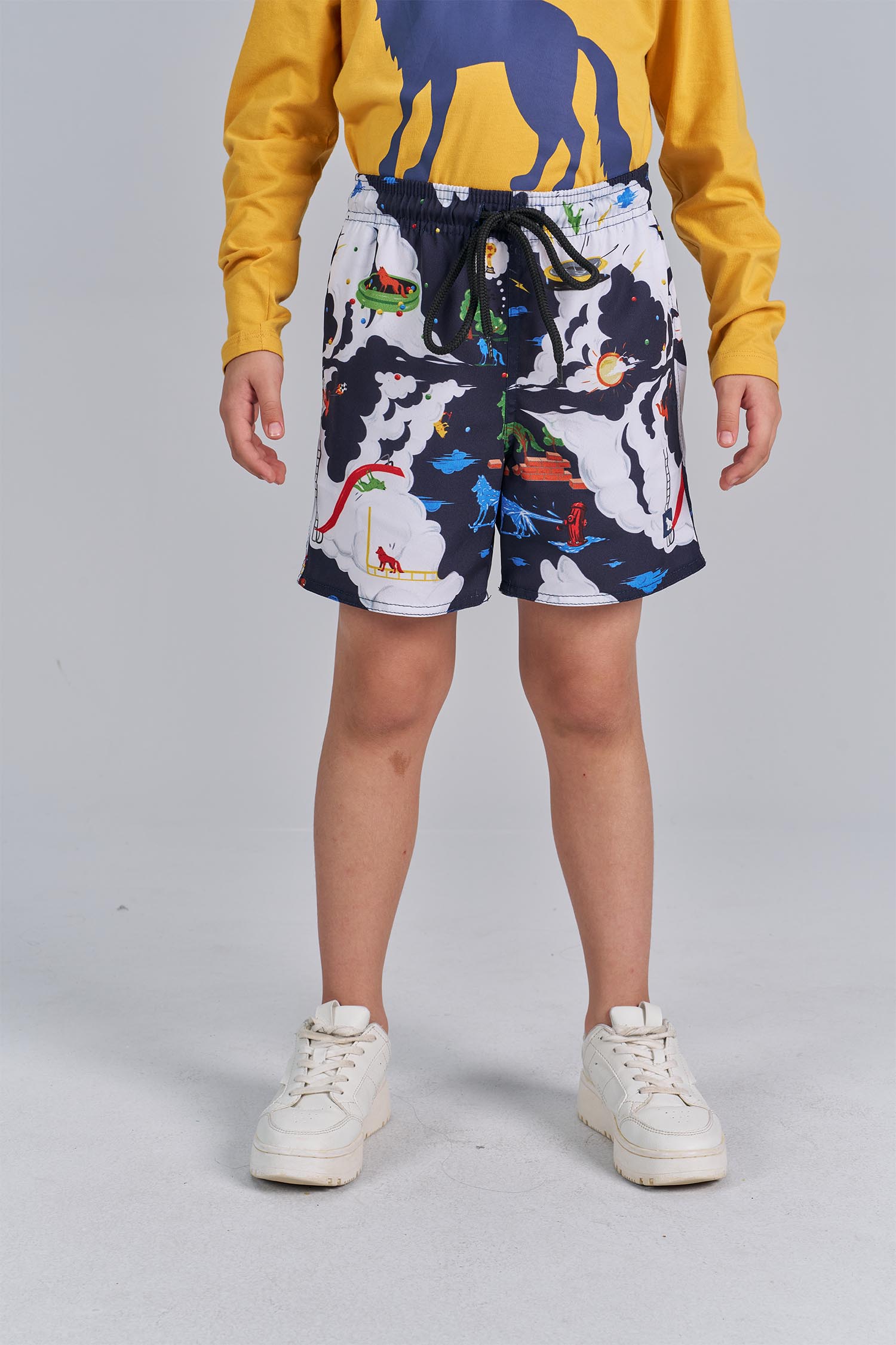 Short Nuvem Menino Acostamento Next