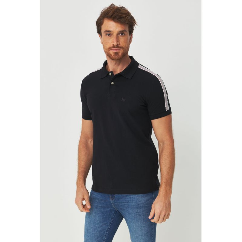 Polo-Detalhe-Ombro-Masculina-Acostamento