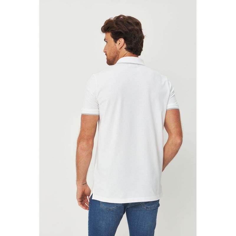 Polo-Basica-Detalhada-Masculina-Acostamento