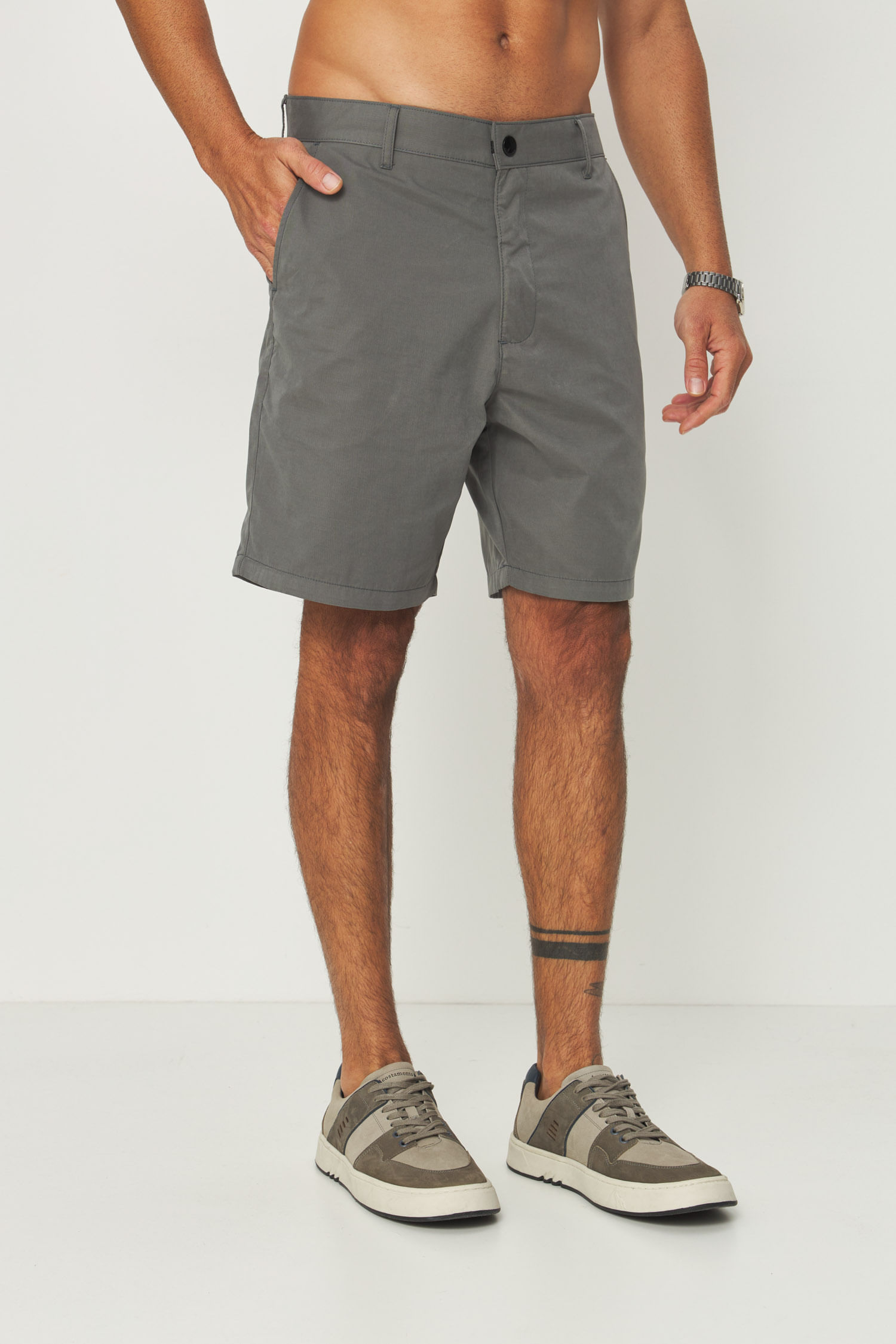 Bermuda com Bolso Faca Masculina Acostamento