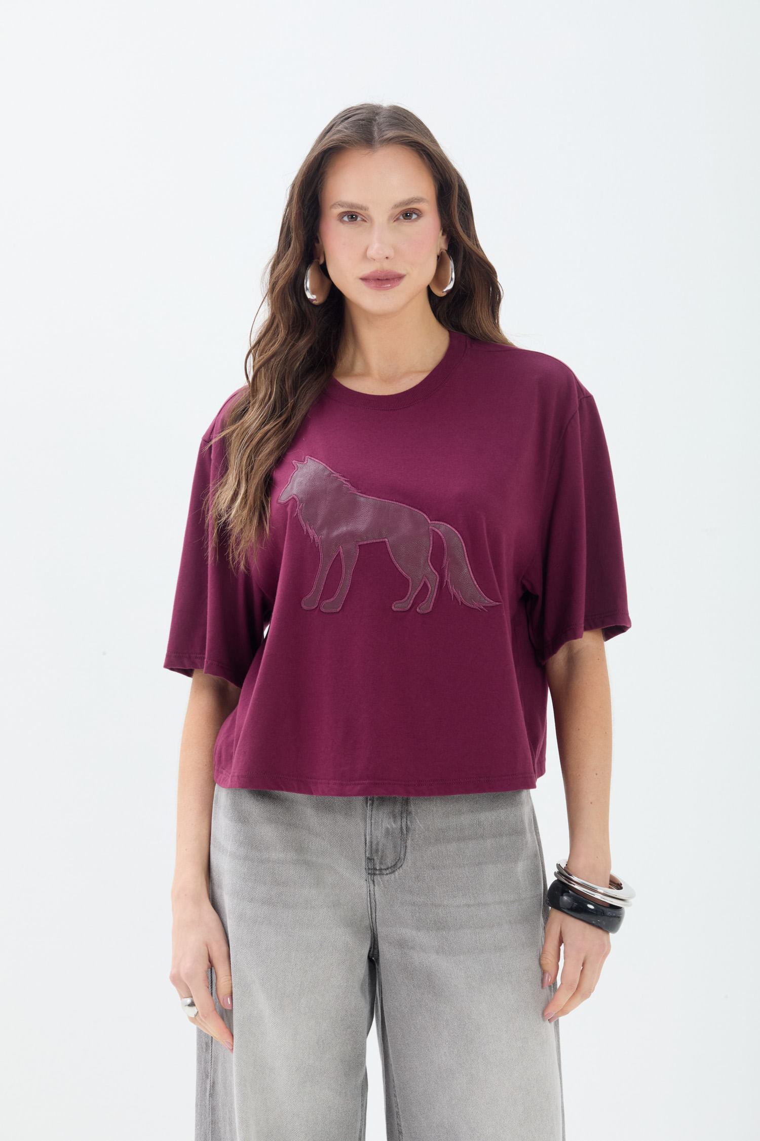 T-Shirt Lobo Aplicado ACT Feminino