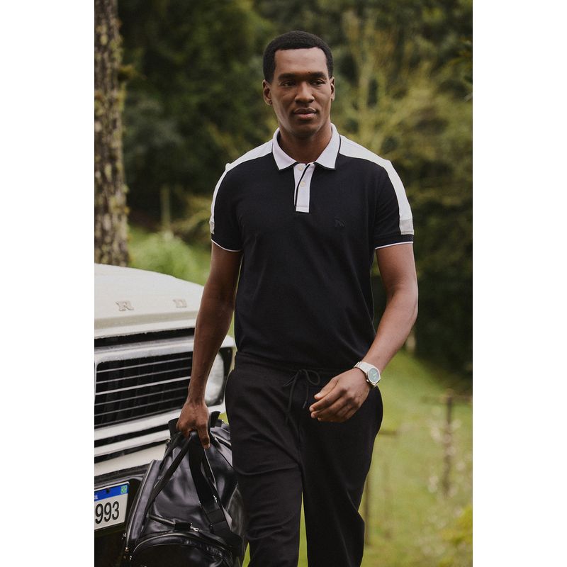 Polo-Com-Recortes-Masculina-Acostamento