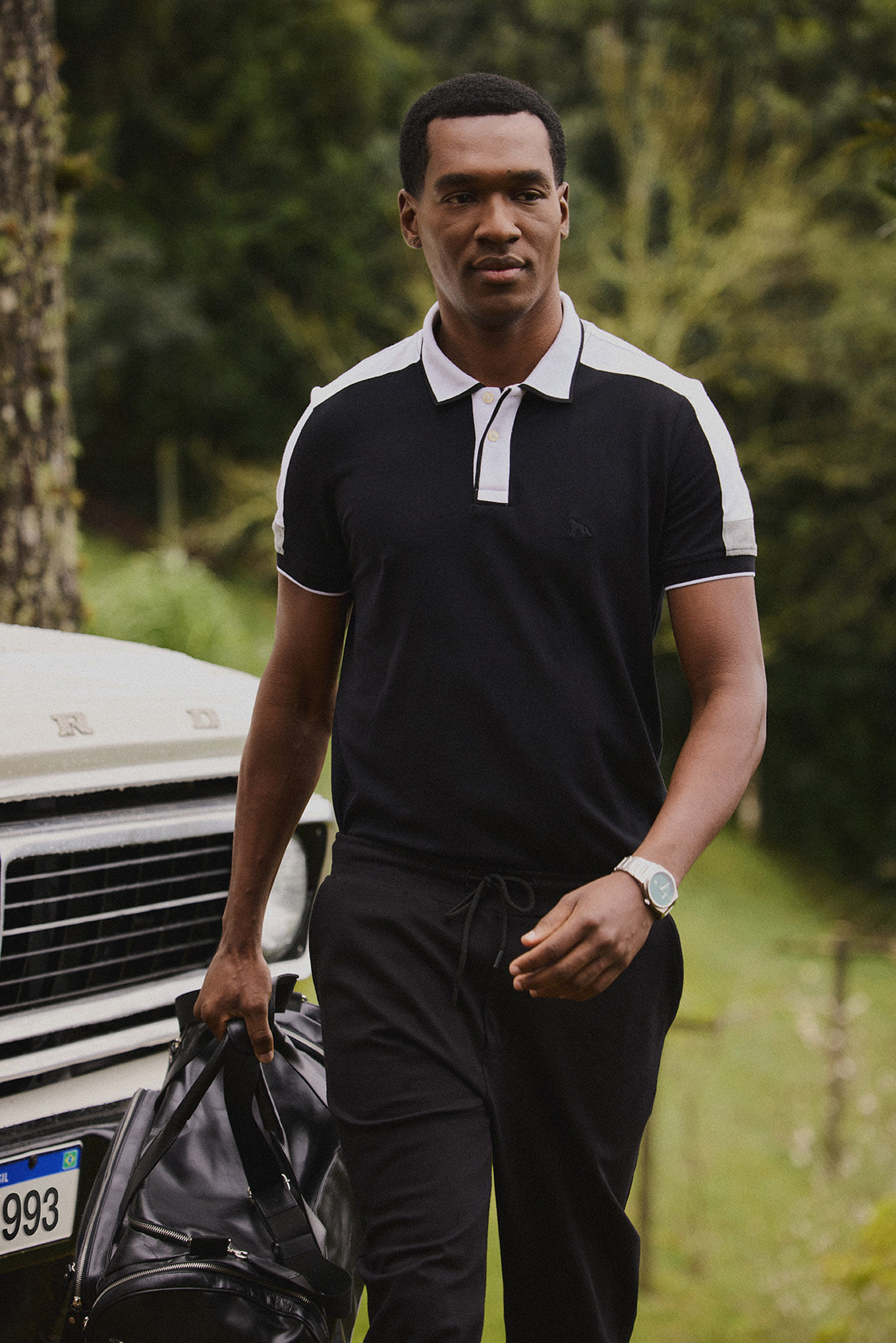Polo Com Recortes Masculina Acostamento