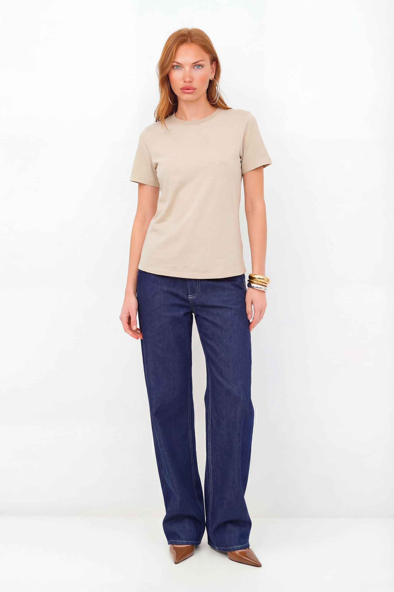 T-Shirt Básica Bordada ACT Feminina