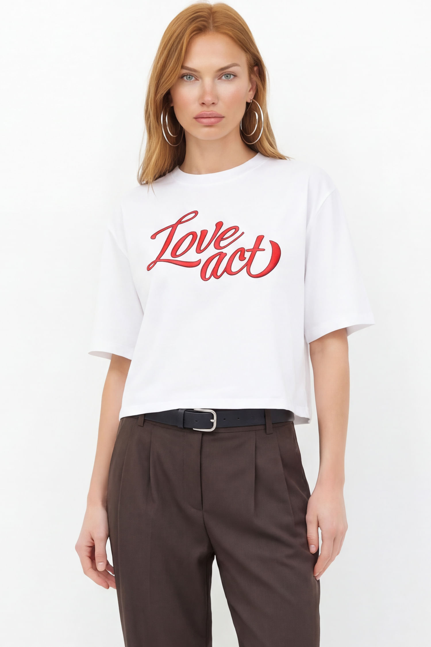 T-Shirt Love Bordada ACT Feminina