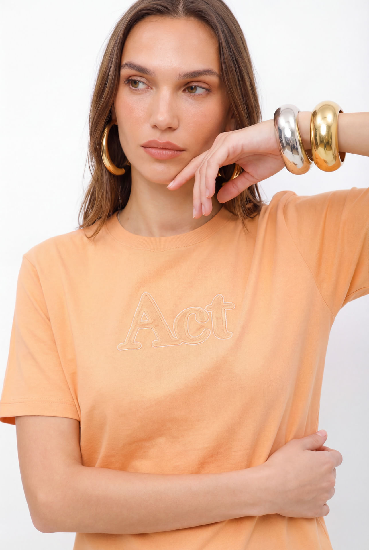 T-Shirt Bordada Logo ACT Feminina